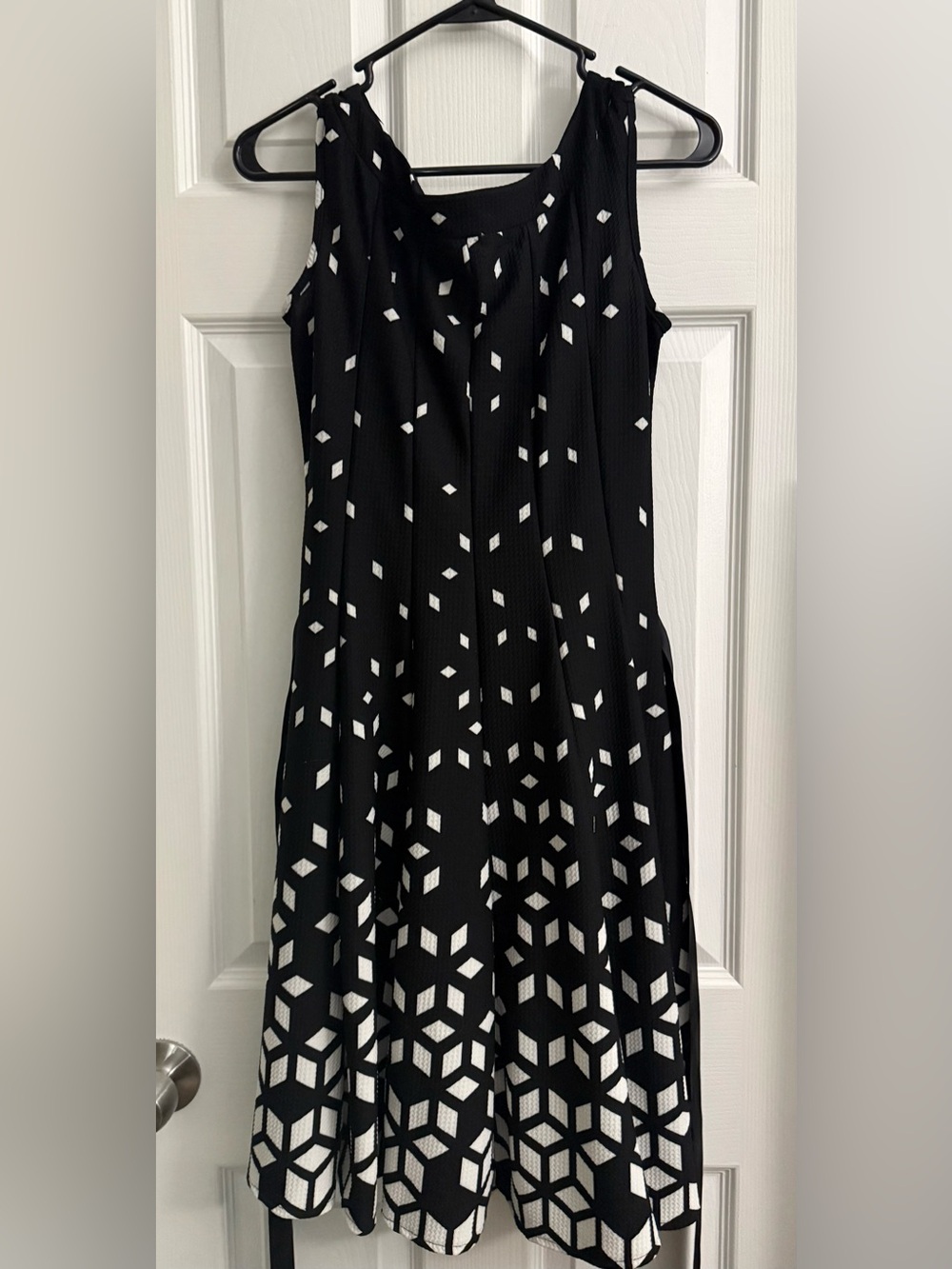 Haani Black and White Geo Fit and Flare dress